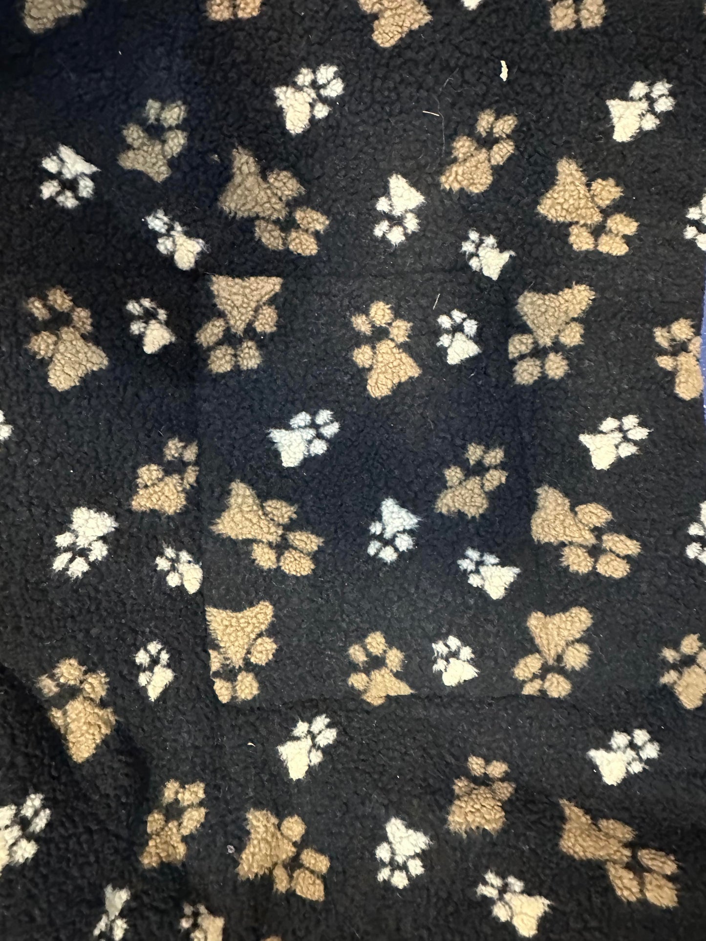 black with white/ brown paws fleece crate mat 85cm x 70cm