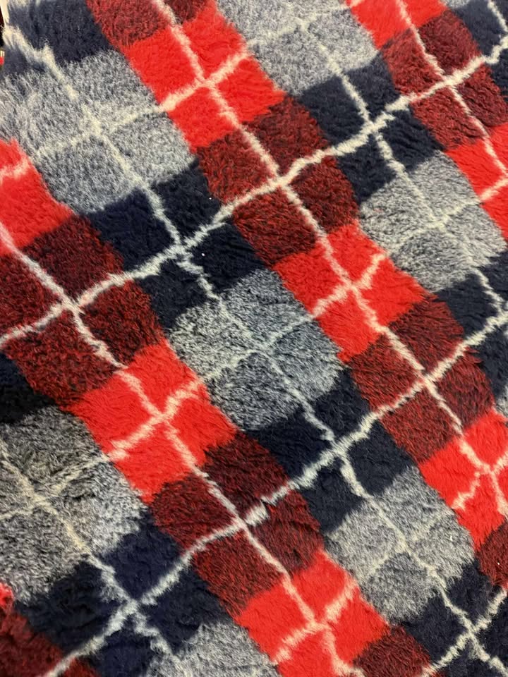 red vet tartan Vet Bedding 1mt x 1.5 Mtr