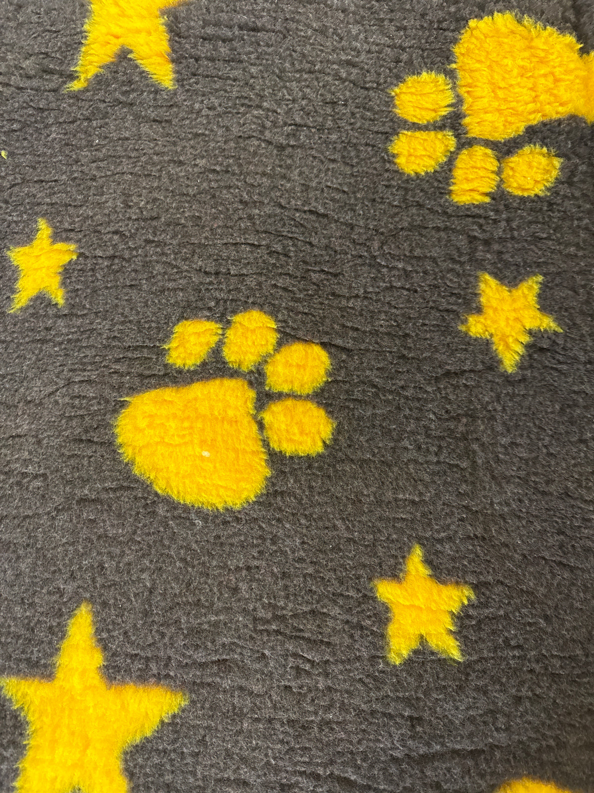 Yellow star & paw  Vet Bedding 1mt x 1.5 Mtr