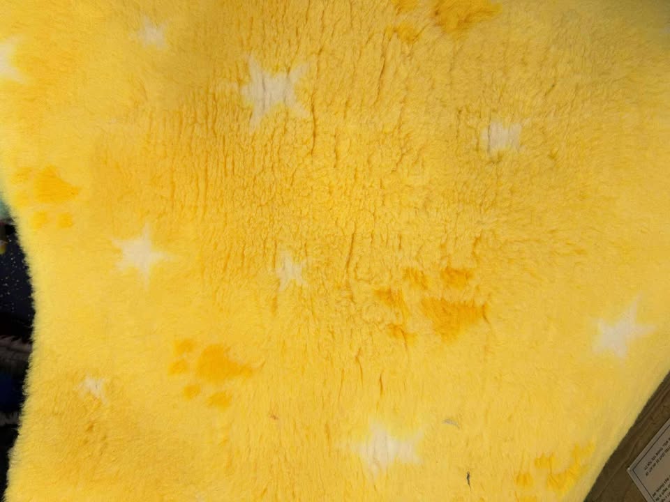 yellow stars Vet Bedding 1mt x 1.5 Mtr